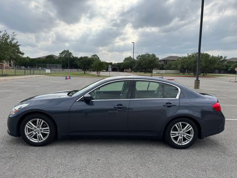 Used 2013 INFINITI G37 Journey w/ Premium Pkg image 2
