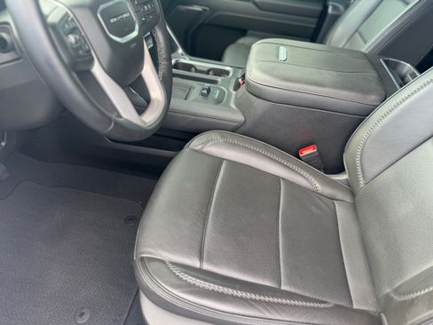 Used 2024 GMC Sierra 2500 Denali w/ Denali Reserve Package AWD/4WD image 9