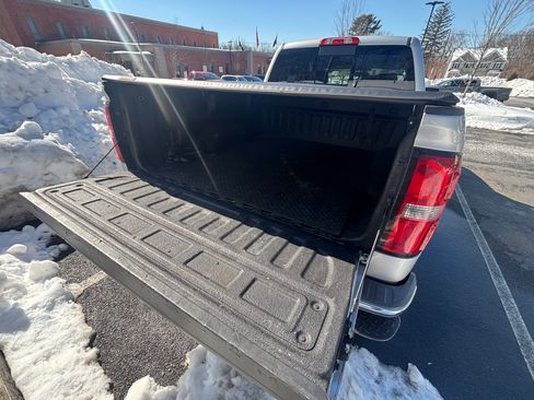 Used 2017 GMC Sierra 1500 SLE w/ SLE Value Package image 9