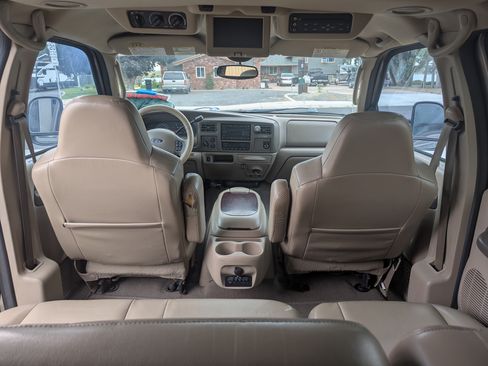 Used 2004 Ford Excursion Limited image 13