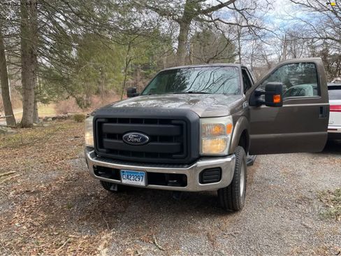 Used 2015 Ford F250 XL w/ Power Equipment Group image 2