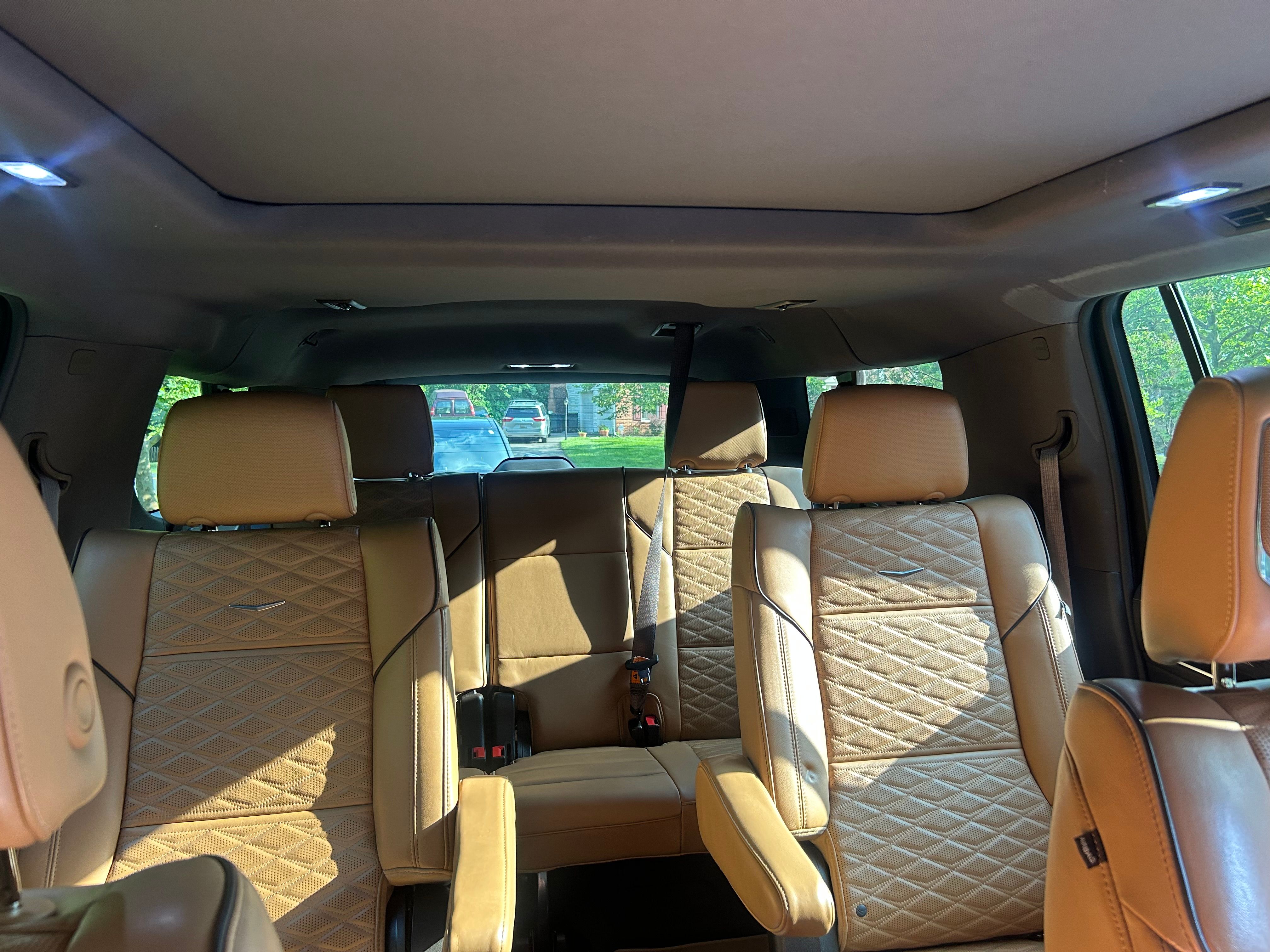 Used 2023 Cadillac Escalade ESV Premium Luxury AWD/4WD image 10