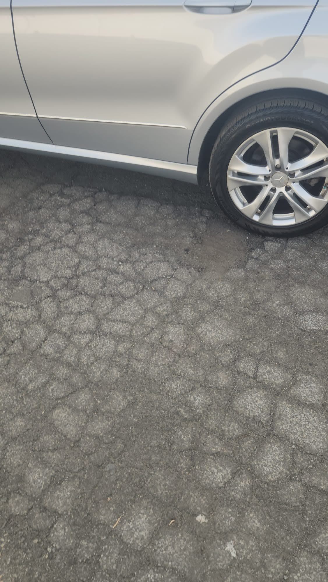 Used 2010 Mercedes-Benz E 350 4MATIC Sedan image 5