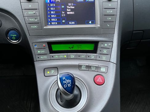 Used 2013 Toyota Prius Two FWD image 13