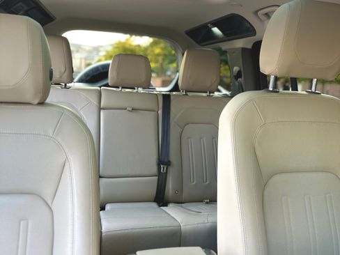 Used 2022 Land Rover Defender 110 S image 14