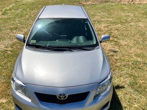 Used 2009 Toyota Corolla LE FWD image 2