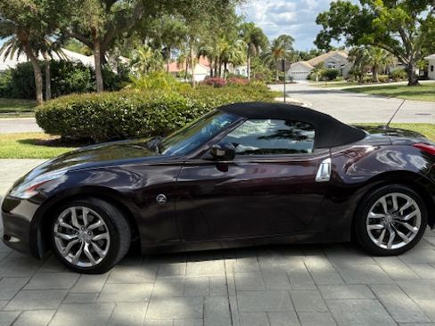 Used 2012 Nissan 370Z Touring image 16