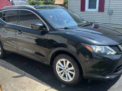 Used 2019 Nissan Rogue Sport SV FWD image 4