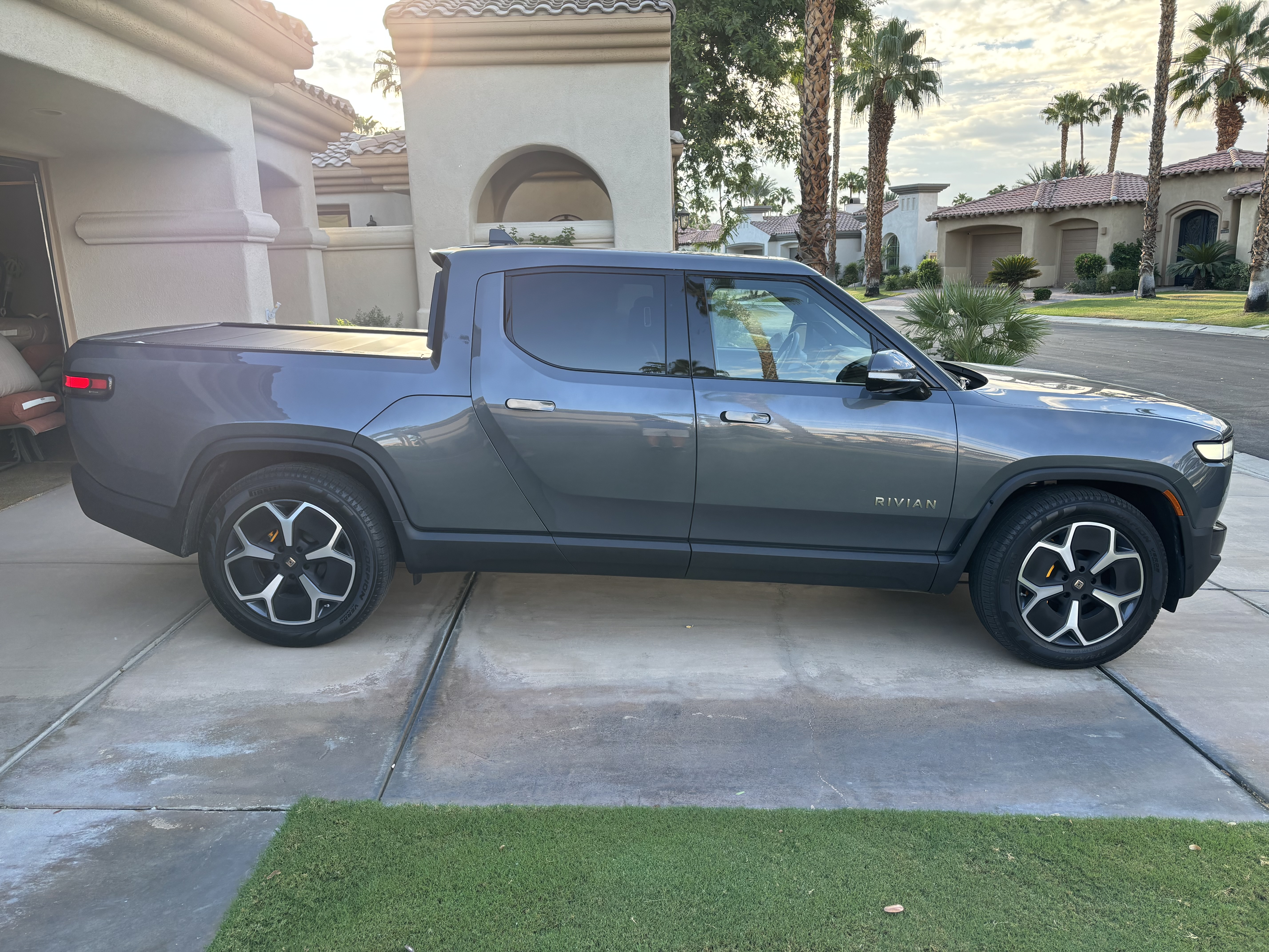 Used 2023 Rivian R1T Adventure Quad AWD/4WD image 5