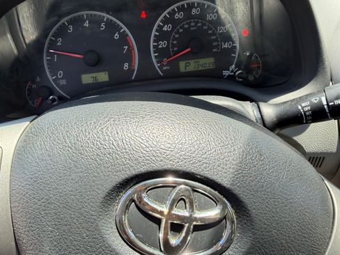 Used 2013 Toyota Corolla LE FWD image 17