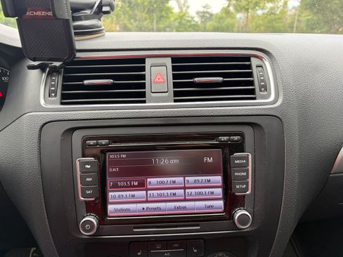 Used 2014 Volkswagen Jetta SE FWD image 12