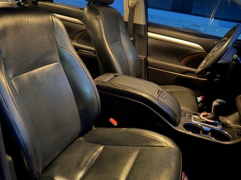 Used 2016 Toyota Highlander XLE FWD image 20