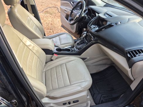 Used 2016 Ford Escape Titanium image 4