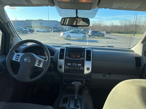 Used 2015 Nissan Frontier SV w/ SV Value Truck Package image 12