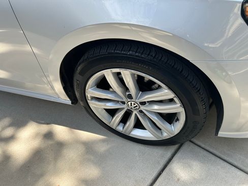 Used 2019 Volkswagen Passat 2.0T Wolfsburg w/ Wheels & Sunroof Package FWD image 9