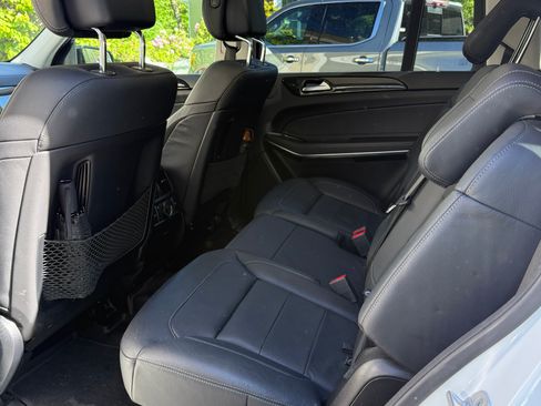 Used 2018 Mercedes-Benz GLS 550 4MATIC image 9