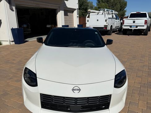 Used 2025 Nissan Z Performance w/ Floor Mat Package RWD image 8
