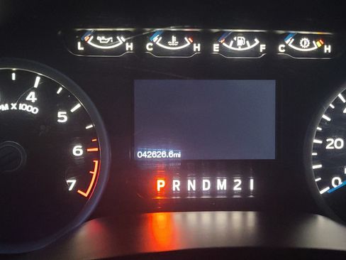 Used 2017 Ford F150 XLT w/ Equipment Group 302A Luxury image 3