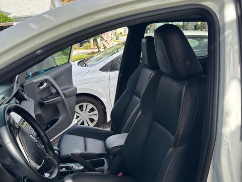 Used 2017 Toyota RAV4 SE AWD/4WD image 8