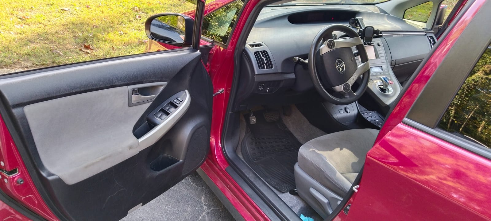 Used 2015 Toyota Prius Two FWD image 5
