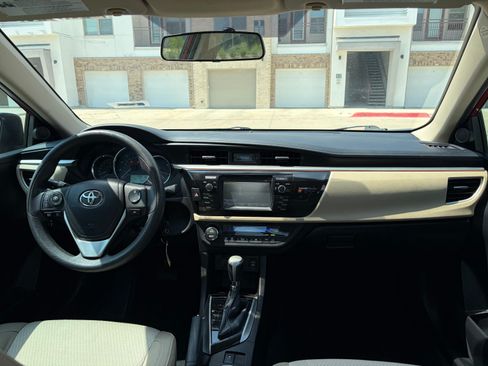 Used 2016 Toyota Corolla LE FWD image 10