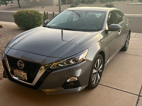 Used 2019 Nissan Altima 2.5 SV image 4