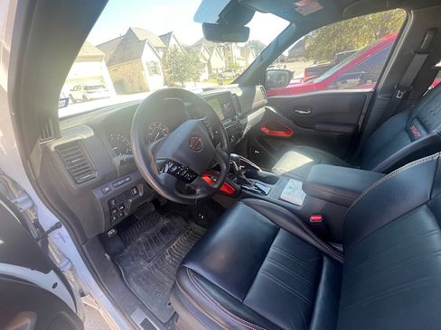 Used 2023 Nissan Frontier PRO-4X w/ Pro-4X Premium Package image 9