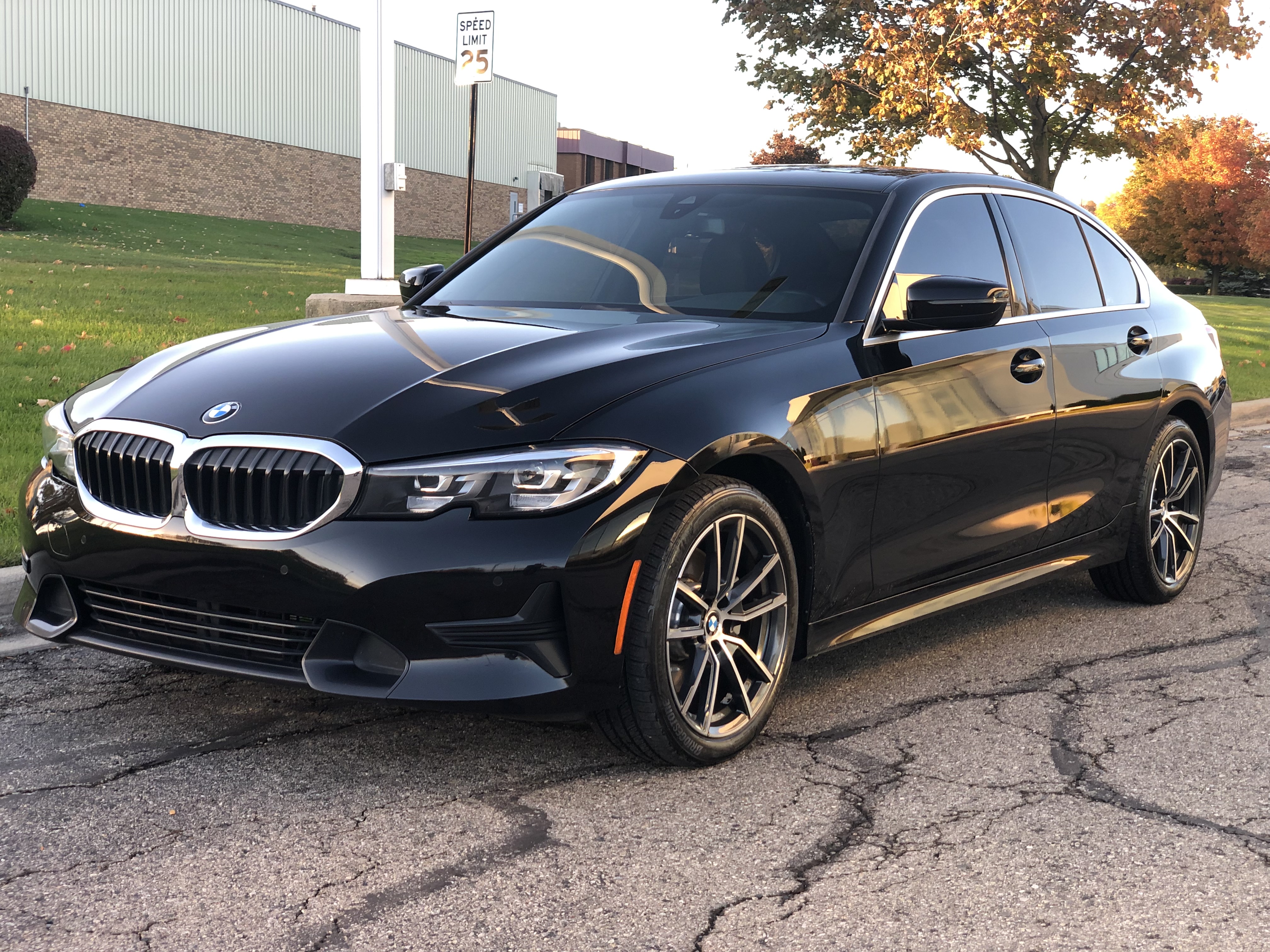 Used 2019 BMW 330i xDrive Sedan w/ Driving Assistance Package AWD/4WD image 9