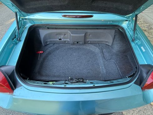 Used 2002 Ford Thunderbird RWD image 12