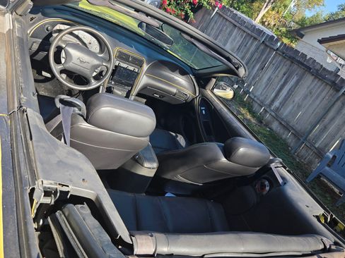 Used 2001 Ford Mustang GT Premium image 4