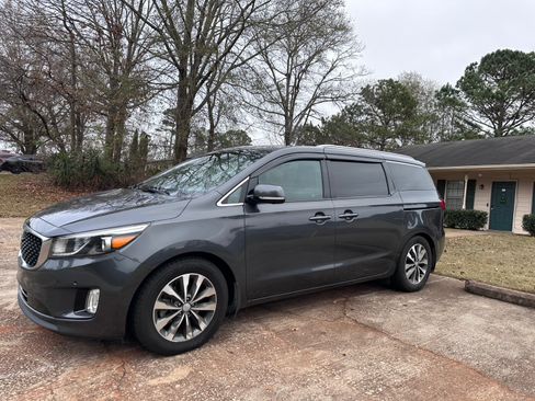 Used 2017 Kia Sedona SX image 6