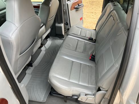 Used 2005 Ford F350 Lariat image 24