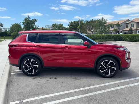 Used 2023 Mitsubishi Outlander SE AWD/4WD image 5