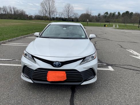 Used 2023 Toyota Camry XLE image 2