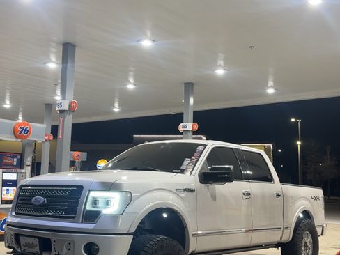 Used 2010 Ford F150 Platinum AWD/4WD image 2