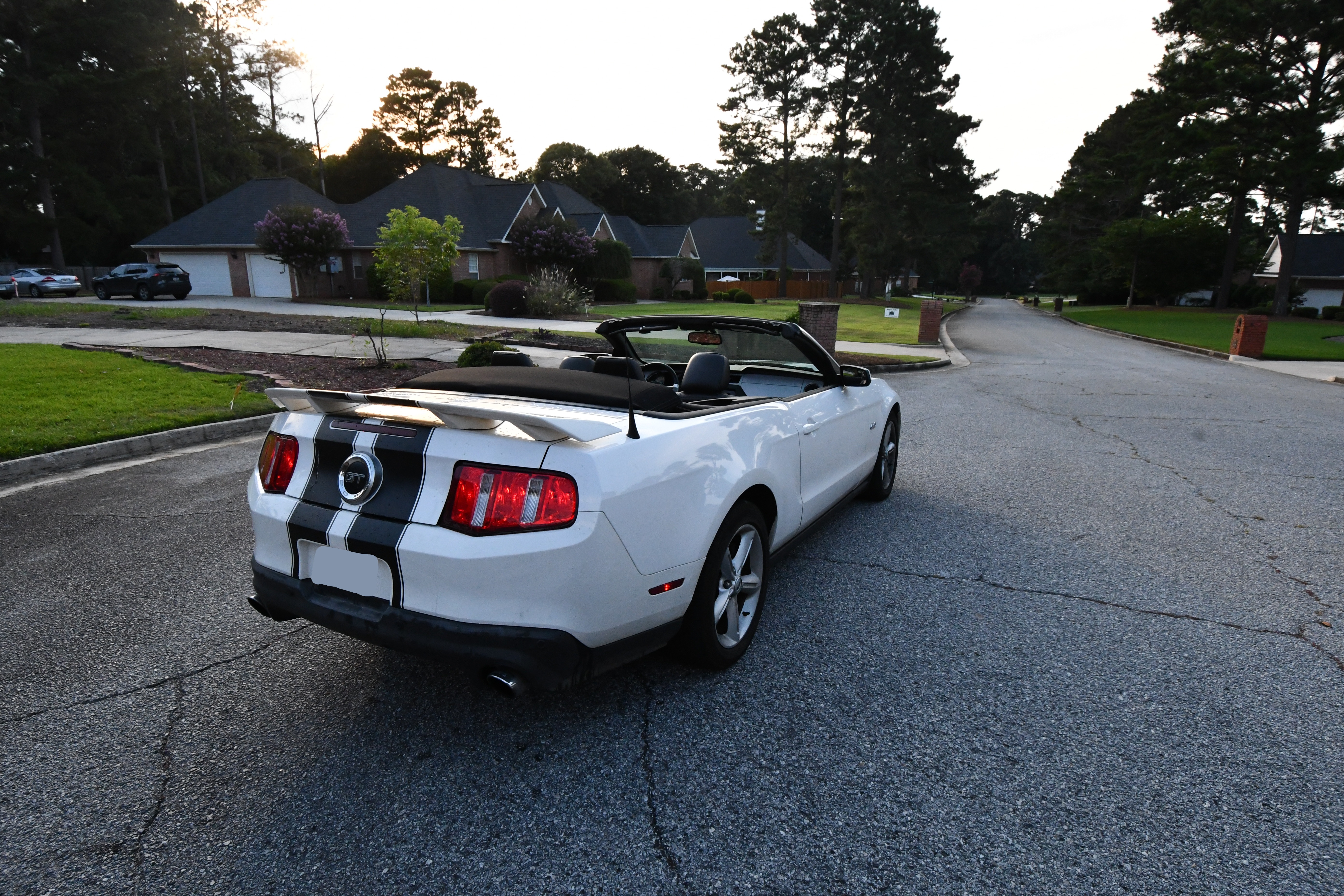 Used 2012 Ford Mustang GT Premium w/ Security Pkg RWD image 2