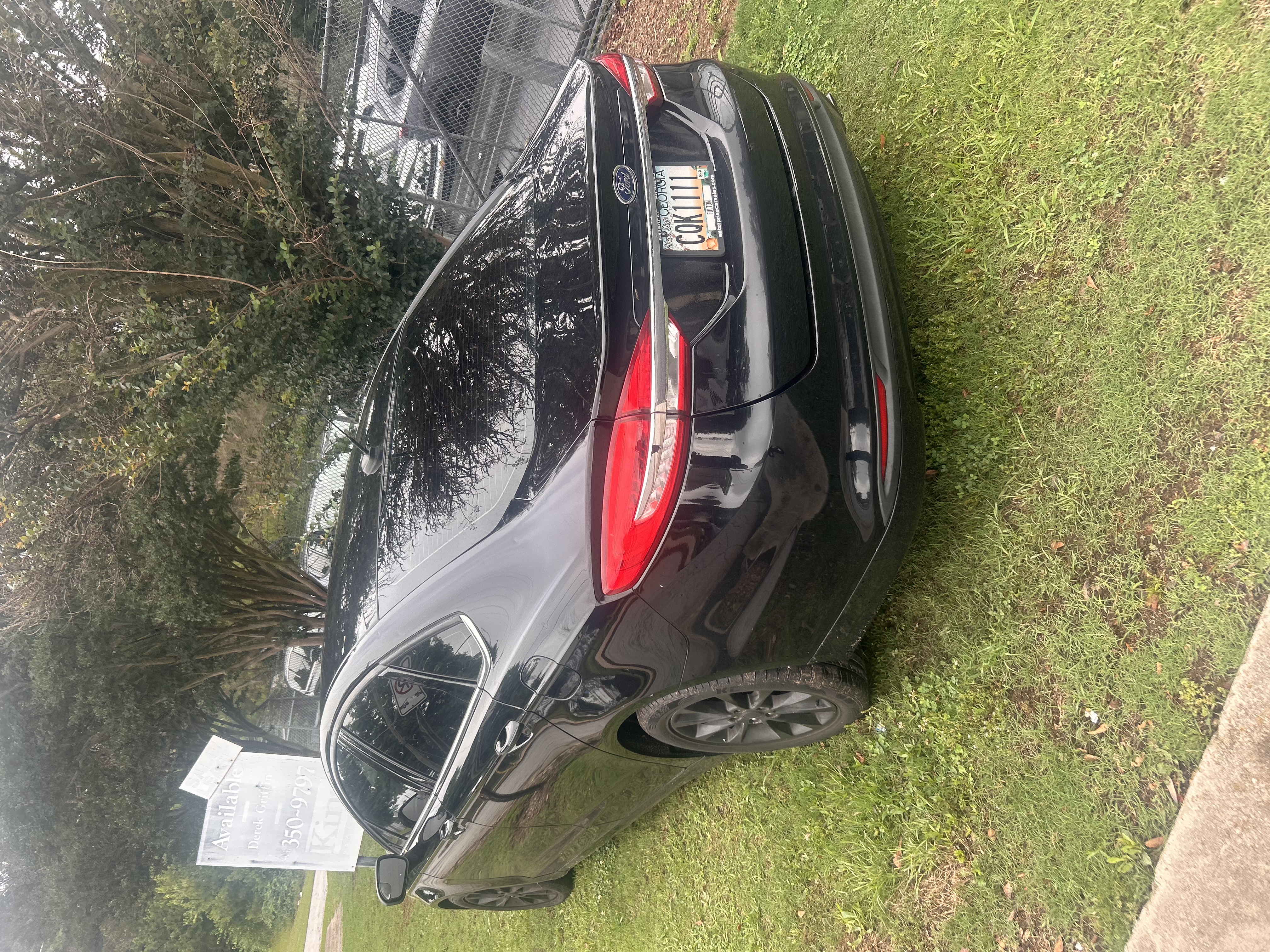 Used 2017 Ford Fusion SE FWD image 4