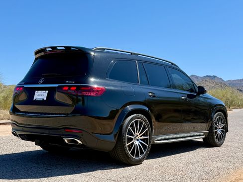 Used 2024 Mercedes-Benz GLS 580 4MATIC image 16