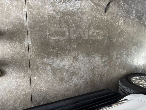 Used 2024 GMC Yukon SLT w/ SLT Premium Package image 14