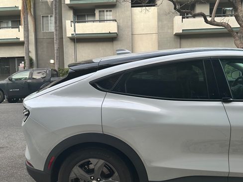 Used 2022 Ford Mustang Mach-E Select image 14