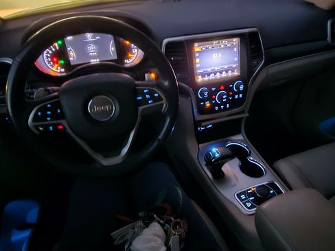 Used 2015 Jeep Grand Cherokee Limited w/ Luxury Group II image 15