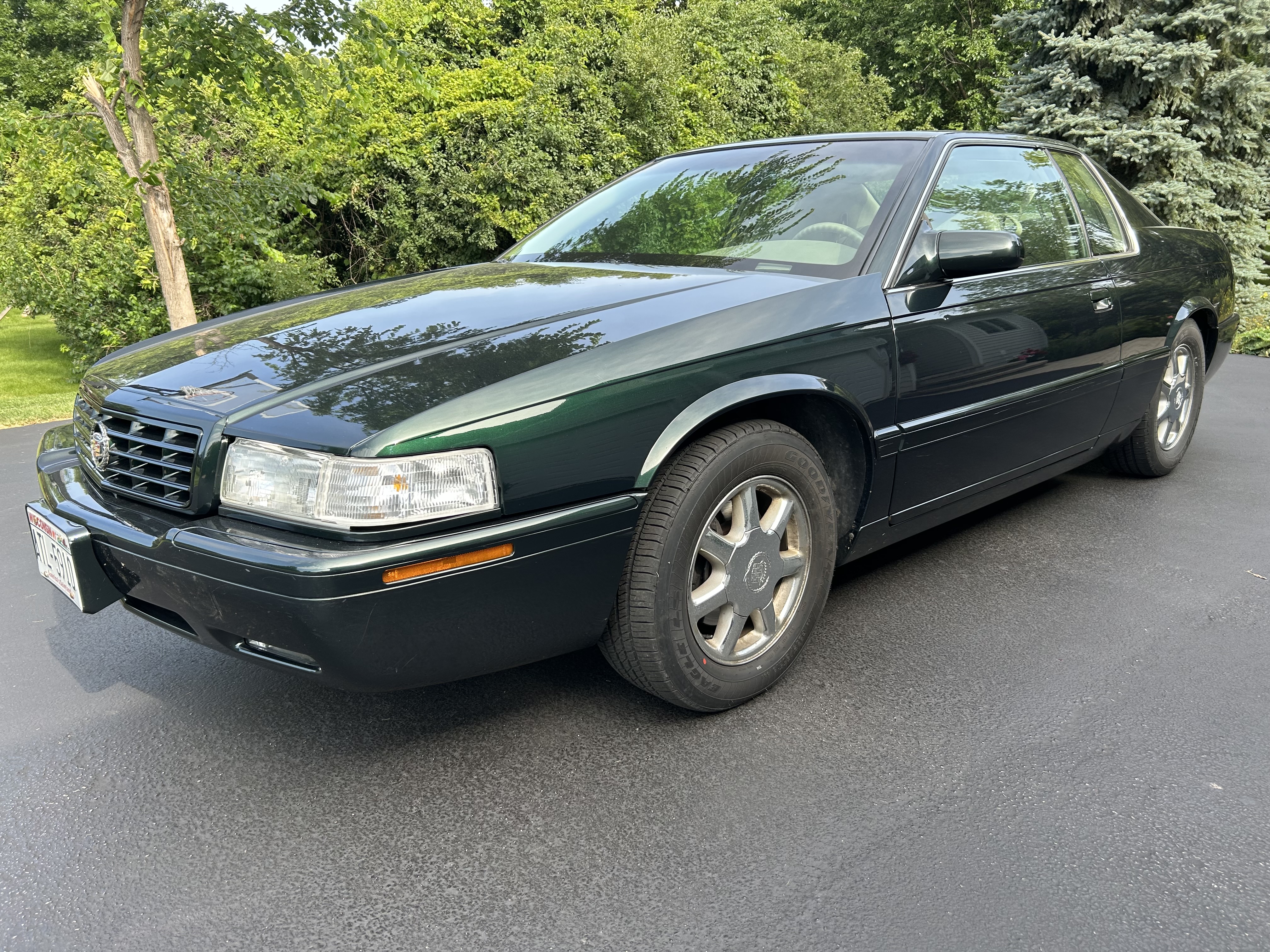 Used 2000 Cadillac Eldorado Touring FWD image 2