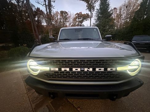 Used 2022 Ford Bronco Badlands image 10