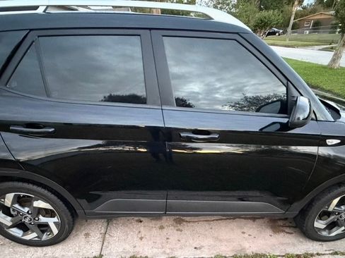 Used 2023 Hyundai Venue SEL image 9