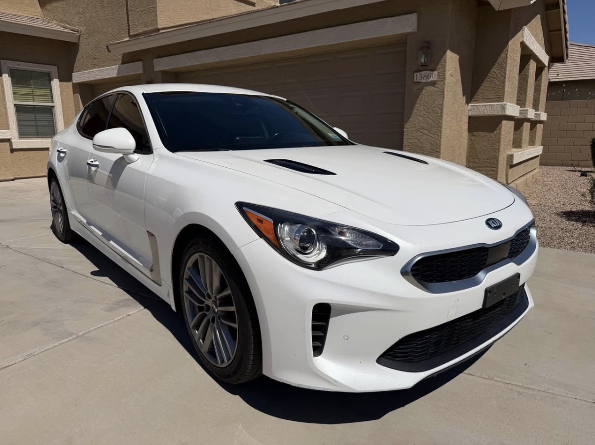 Used 2018 Kia Stinger RWD image 2