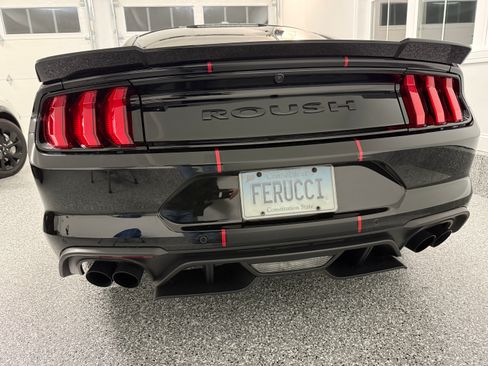 Used 2018 Ford Mustang GT Premium w/ Equipment Group 401A image 9