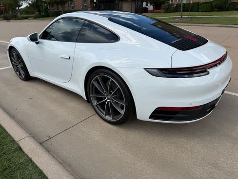 Used 2024 Porsche 911 Carrera image 6