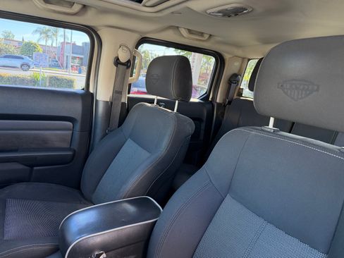 Used 2009 HUMMER H3T Alpha AWD/4WD image 6