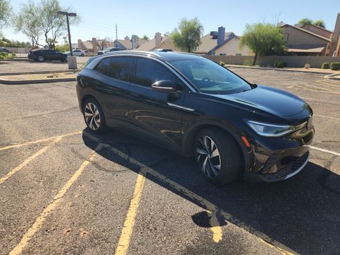 Used 2021 Volkswagen ID.4 Pro S w/ Gradient Package image 4