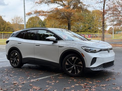 Used 2022 Volkswagen ID.4 Pro image 10